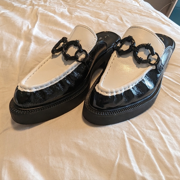Circus by Sam Edelman Nancy Black White Rounded Toe Patent Slip On Dress Mules - Picture 5 of 6
